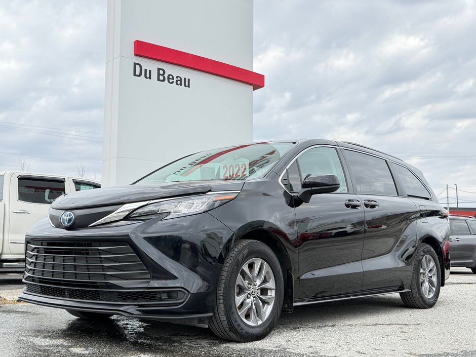 Toyota Sienna LE AWD / TRÈS RARE AWD / ULTRA ÉCONOMIQUE / 2022 à Thetford Mines, Québec
