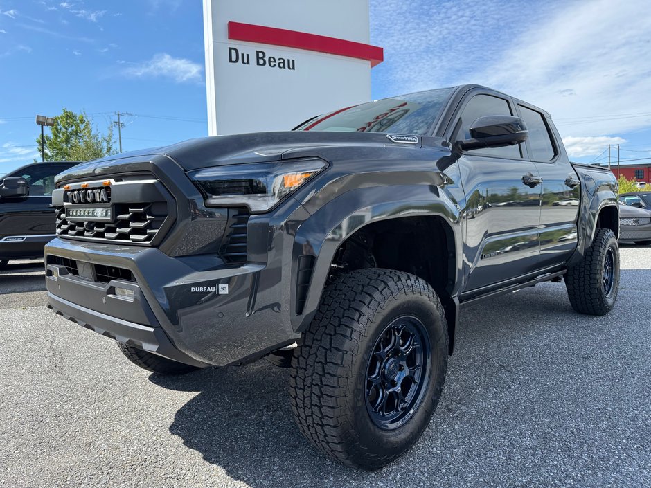 Toyota TACOMA HYBRIDE LIMITED EDITION NOLS SPORT  2025 à Thetford Mines, Québec