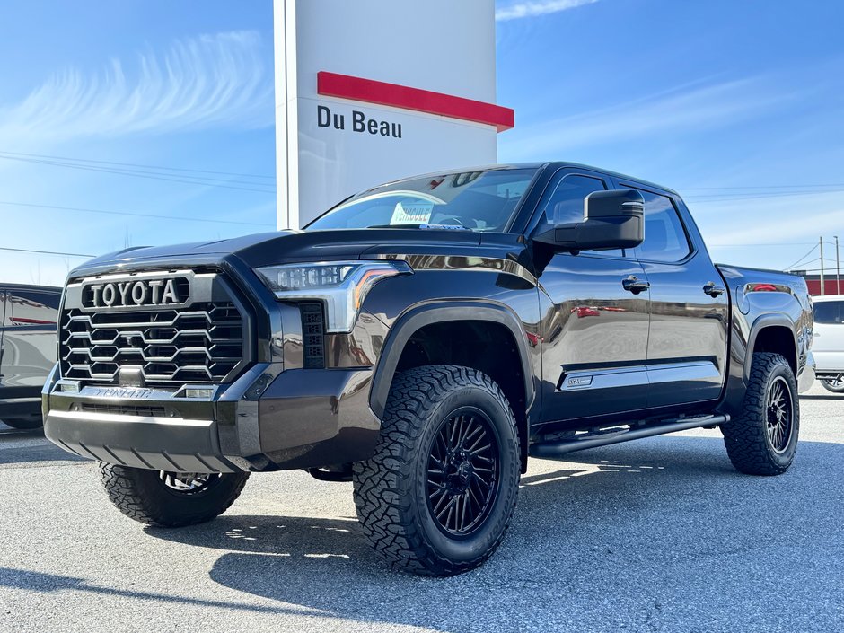 2023 Toyota Tundra PATINUM 1794 HYBRID / LIFT KIT / CHROME DELETE / PEA 200 000 km / SUSPENSION RENFORCI - BALLON / PNEUS NEUF KO3 in Thetford Mines, Quebec