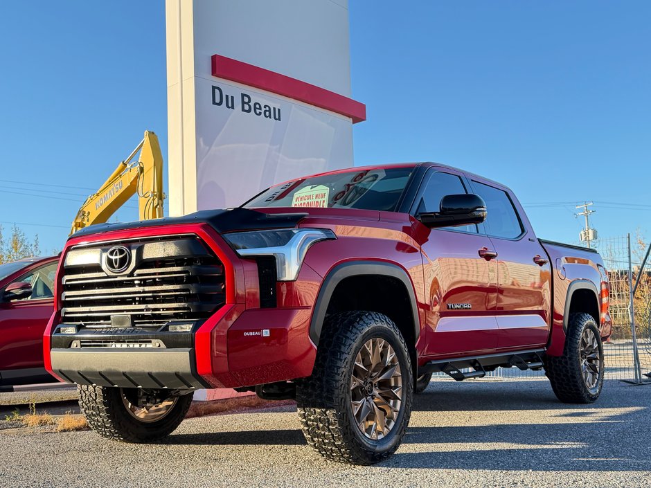 Toyota Tundra LIMITED NIGHTSHADE  / LIFT KIT / TOILE DE BOITE TOYOTA / MAGS FUEL ET PNEUS COOPER  / 2026 à Thetford Mines, Québec