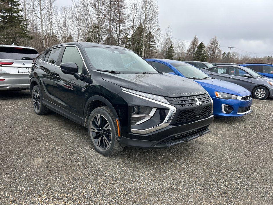 Mitsubishi ECLIPSE CROSS ES 2023 à Chandler, Québec