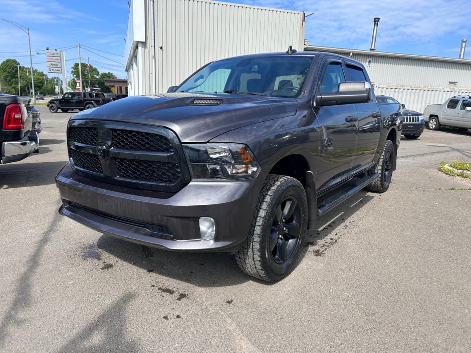 Ram 1500 Classic Express 2021 à Chandler, Québec