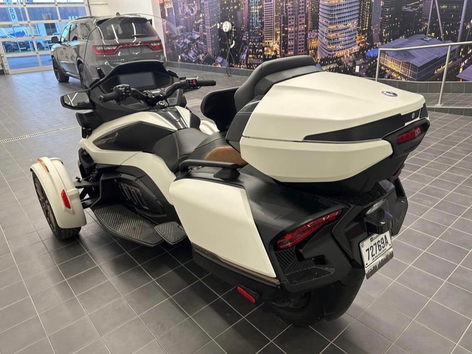 Can-Am Spyder Roadster RT Edition Sea to SKY 2024-2