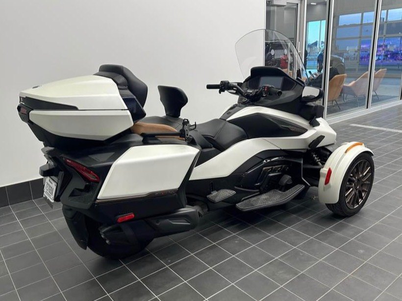 Can-Am Spyder Roadster RT Edition Sea to SKY 2024-3