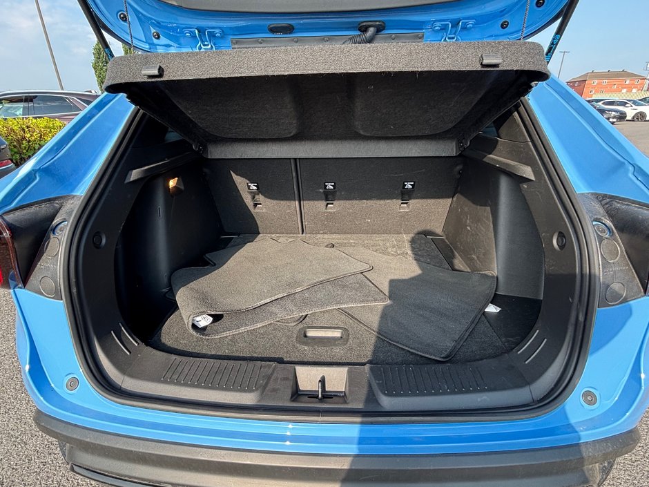 2024 Chevrolet Trax 2RS 11 inch screen + Carplay + Sunroof + heated seats & steering wheel