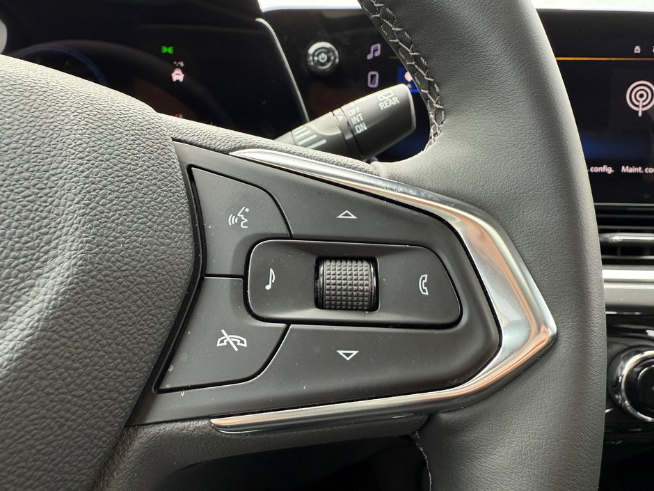 2025 Chevrolet Trax ACTIV-13