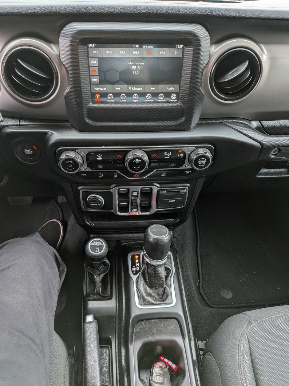 2021 Jeep Gladiator Sport S-17