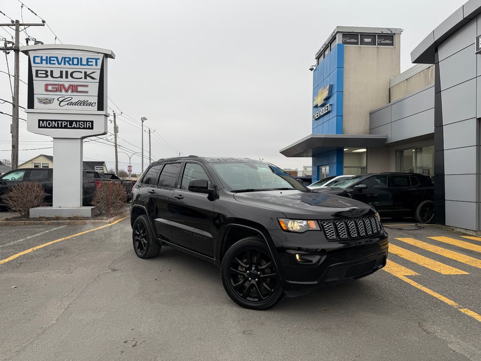 2021  Grand Cherokee ALTITUDE in Drummondville, Quebec - w940px