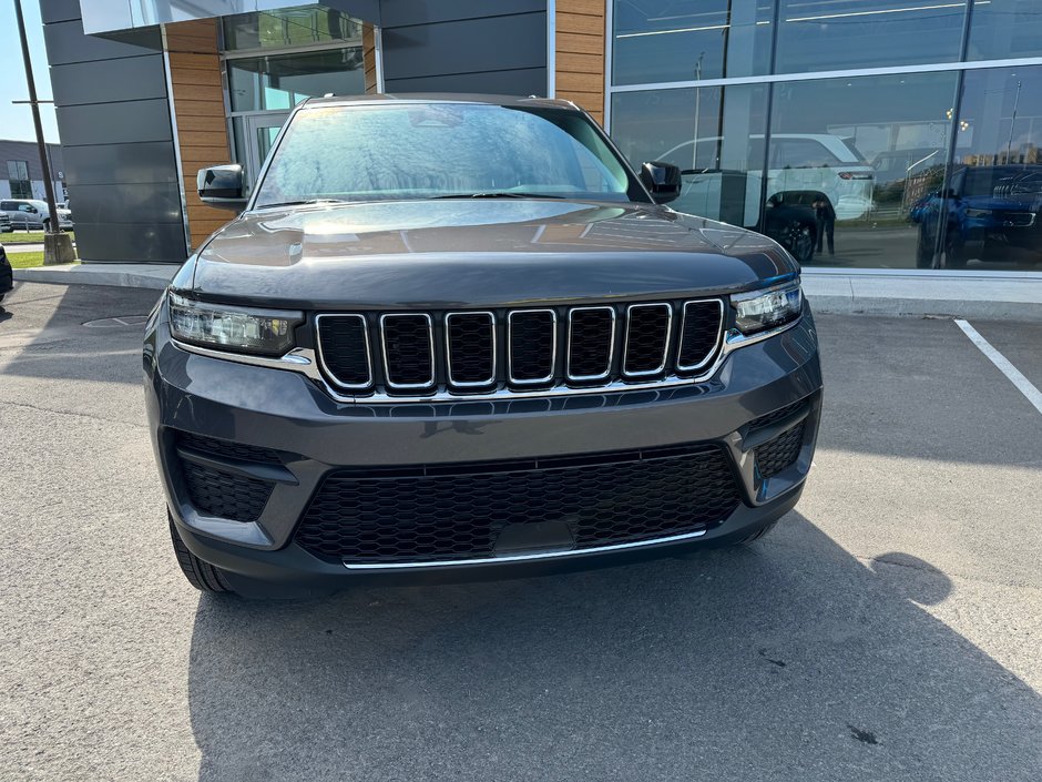 2023 Jeep Grand Cherokee LAREDO-5