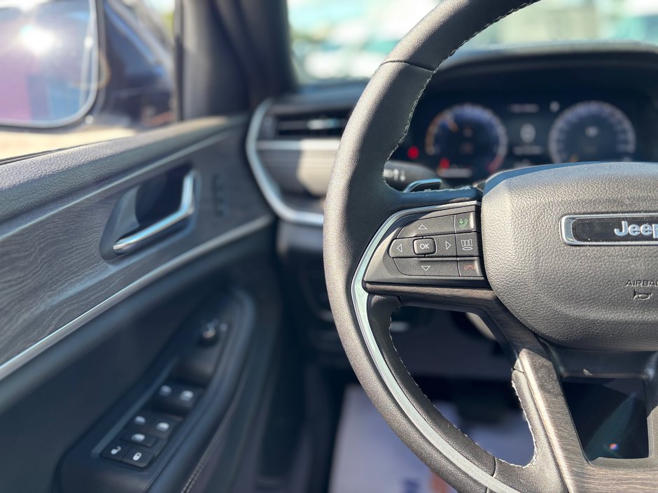 2024 Jeep Grand Cherokee LIMITED 4X4 // TOIT PANORAMIQUE-12