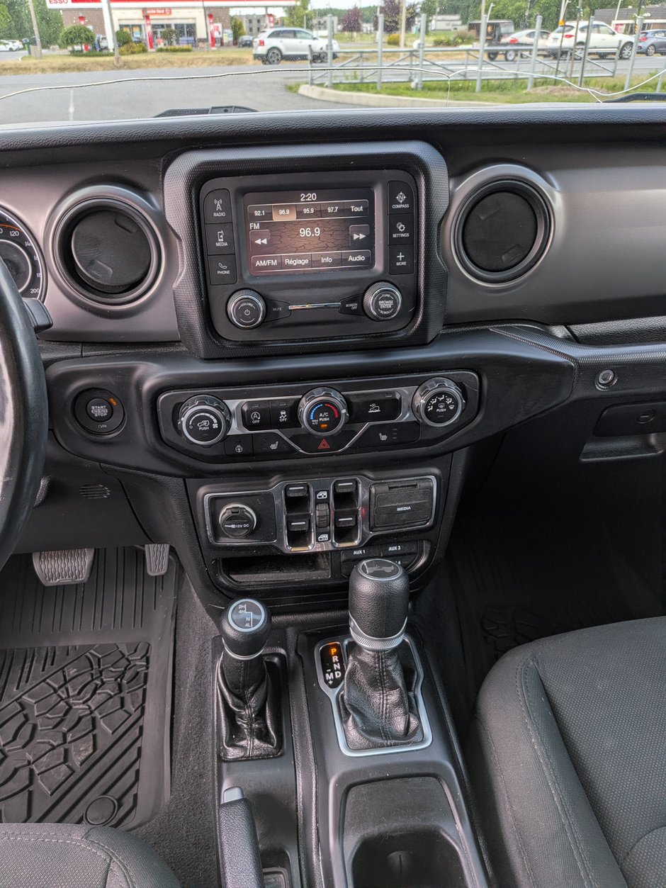 Jeep Wrangler Unlimited Sport 2021-12