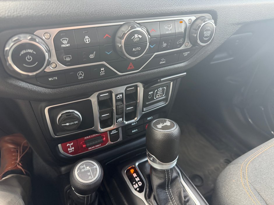 Jeep Wrangler Willys 2024-8