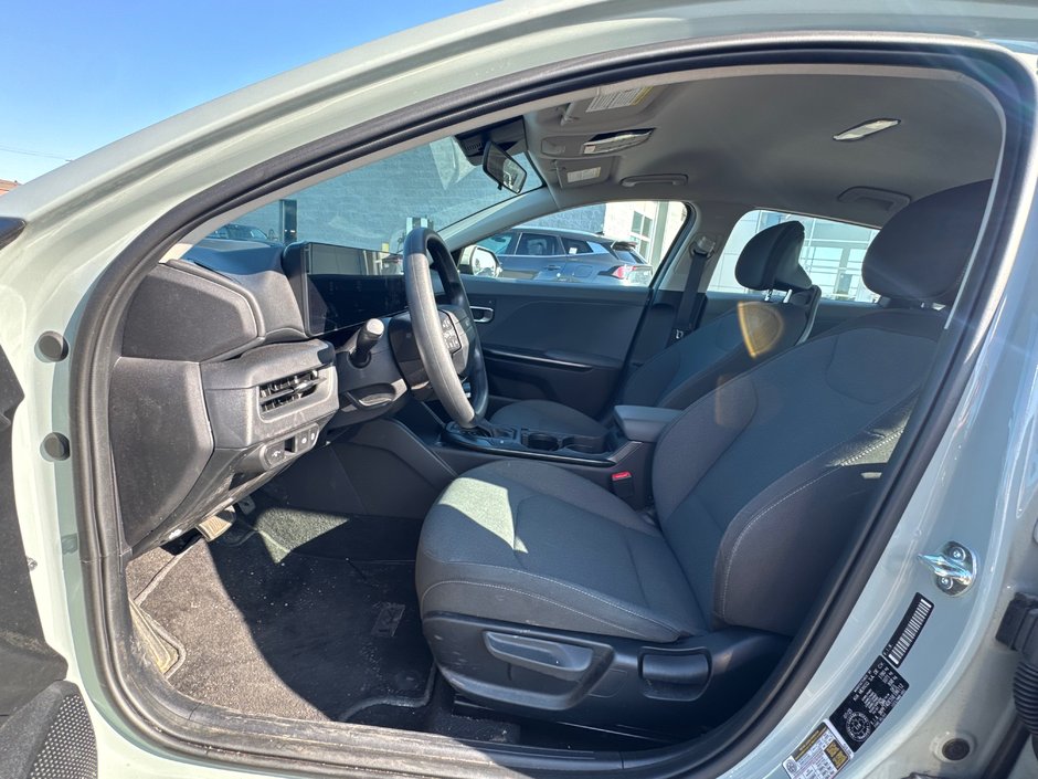 2025 Kia K4 LX Heated seats + Backup camera + CarPlay