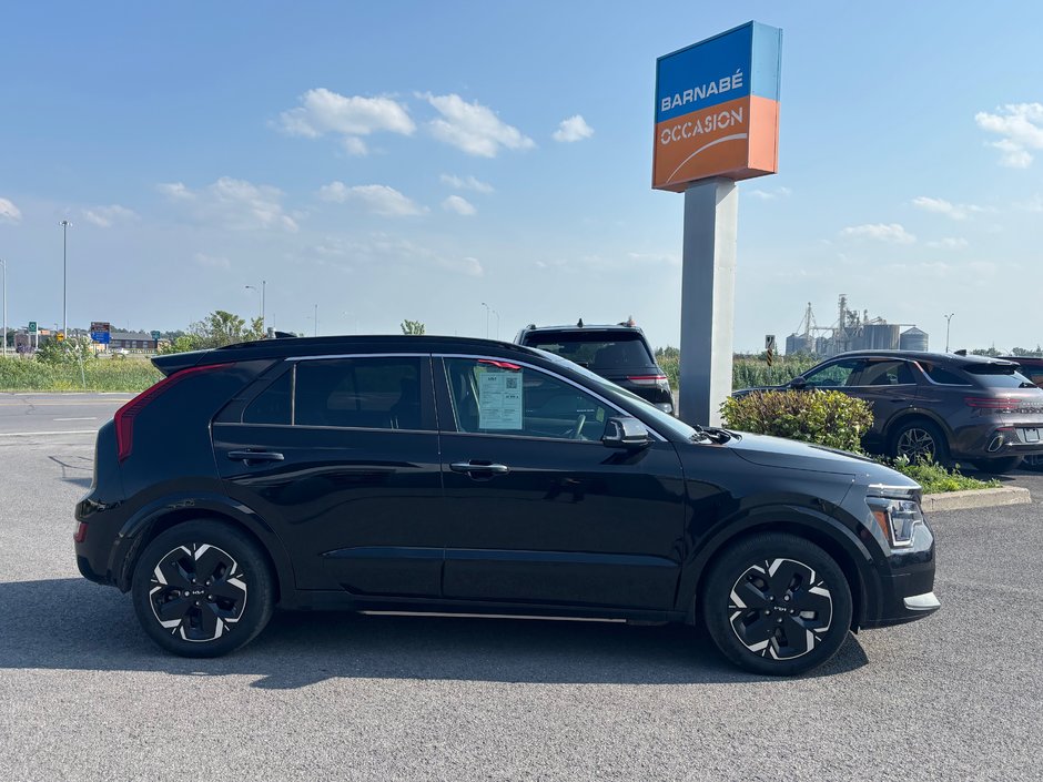 2024 Kia Niro EV Wave Leather + Sunroof + Navigation + Up to 407km of range