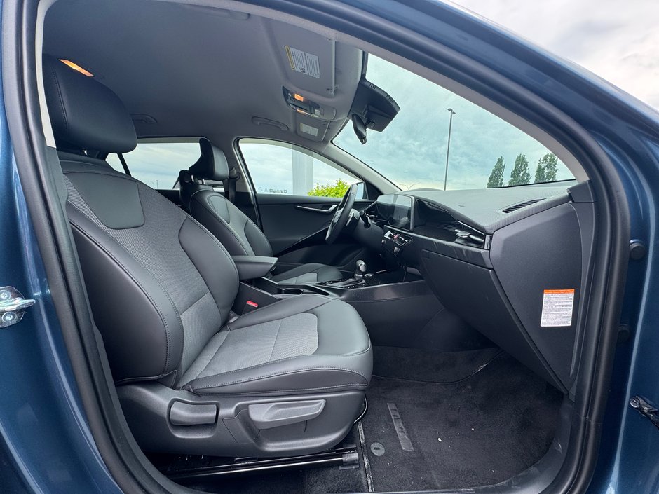 2026 Kia Niro HEV EX Heated seats + Back up Camera