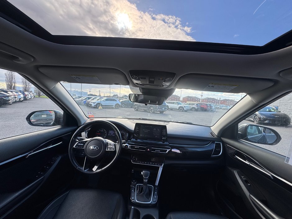 2021 Kia Seltos EX AWD + Sunroof + Leather + Backup camera
