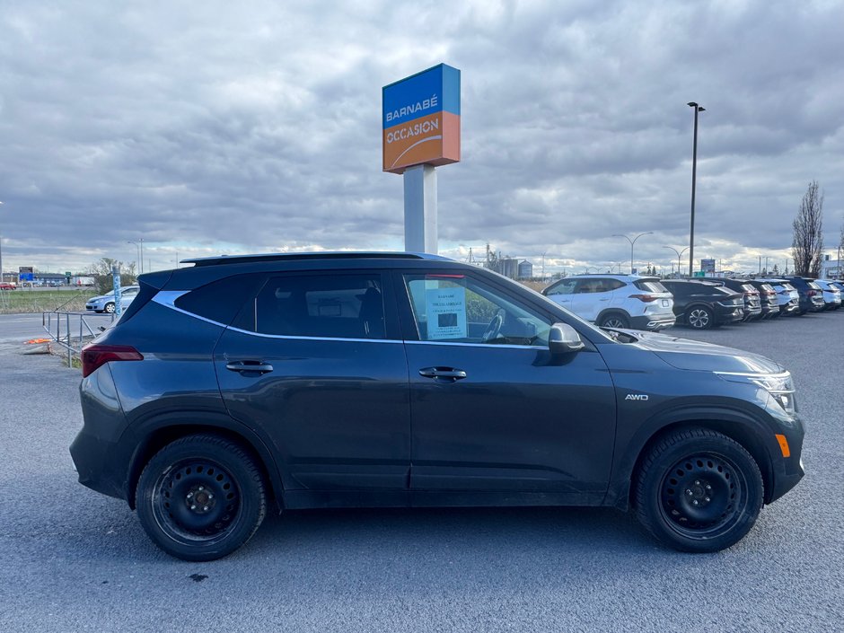 2021 Kia Seltos EX AWD + Sunroof + Leather + Backup camera
