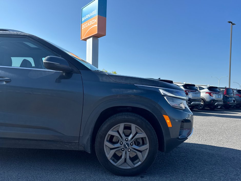 2025 Kia Seltos EX AWD + Sunroof + Leather + Rearview Camera