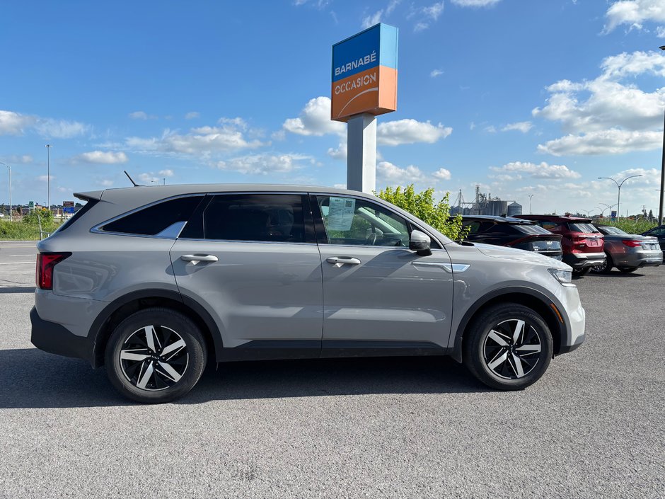 2022 Kia Sorento LX Premium Blind spot detector + Carplay + 7 passangers
