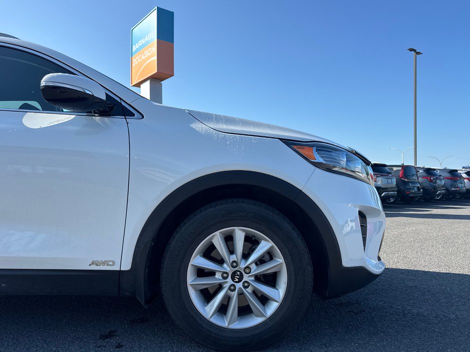 2020 Kia Sorento  AWD + 7 PASSENGERS + BACKUP CAMERA