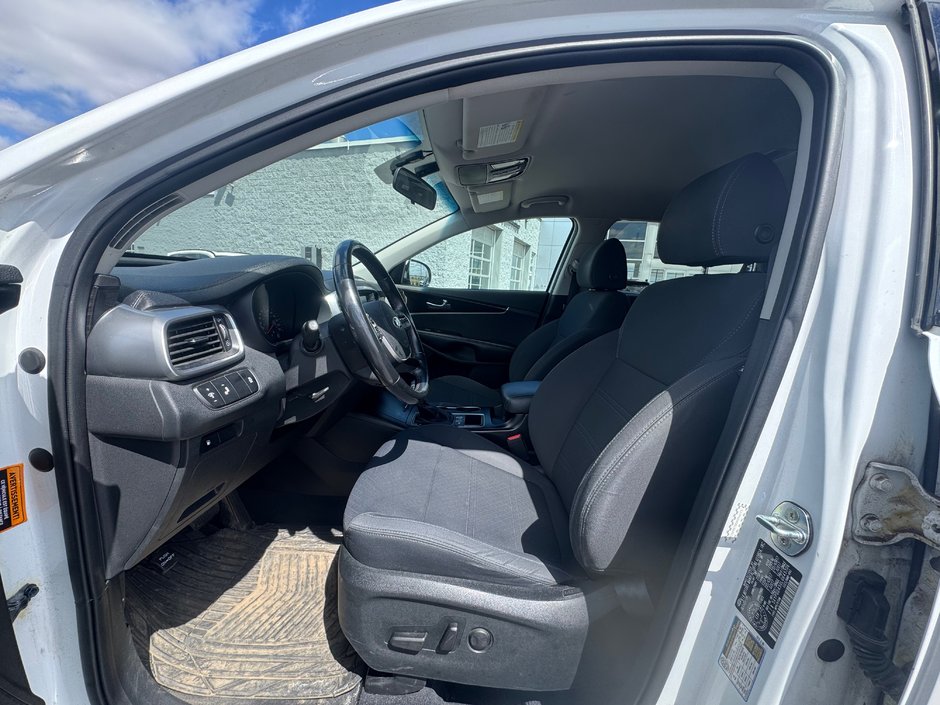 Kia Sorento LX + 2021-7