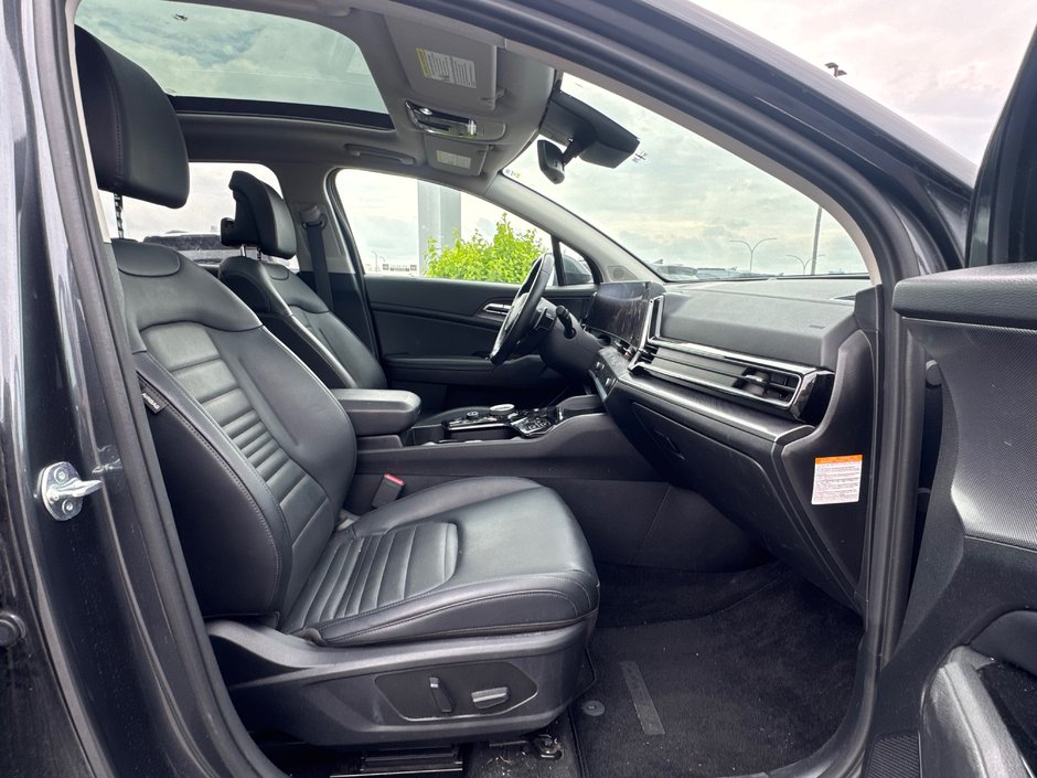2024 Kia Sportage Plug-In Hybrid SX AWD + Sunroof + Leather + Backup camera