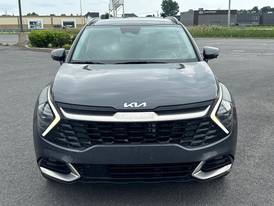 2024 Kia Sportage Plug-In Hybrid SX AWD + Sunroof + Leather + Backup camera
