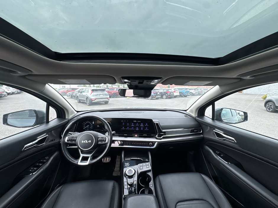 2024 Kia Sportage Plug-In Hybrid SX AWD + Sunroof + Leather + Backup camera