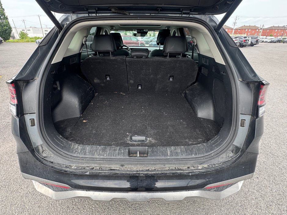 2024 Kia Sportage Plug-In Hybrid SX AWD + Sunroof + Leather + Backup camera
