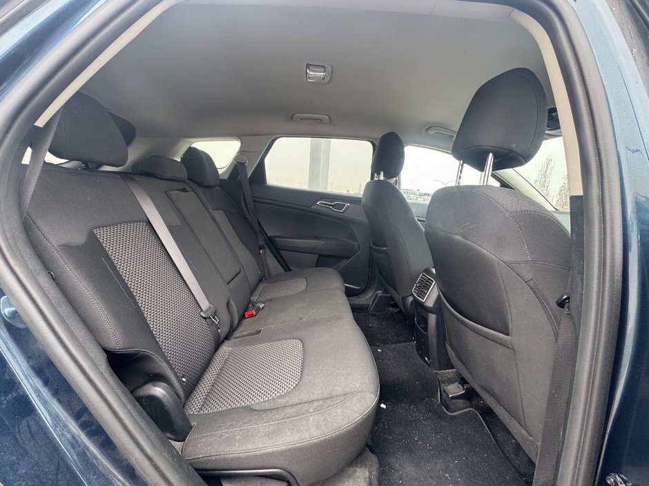 2023 Kia Sportage LX-8