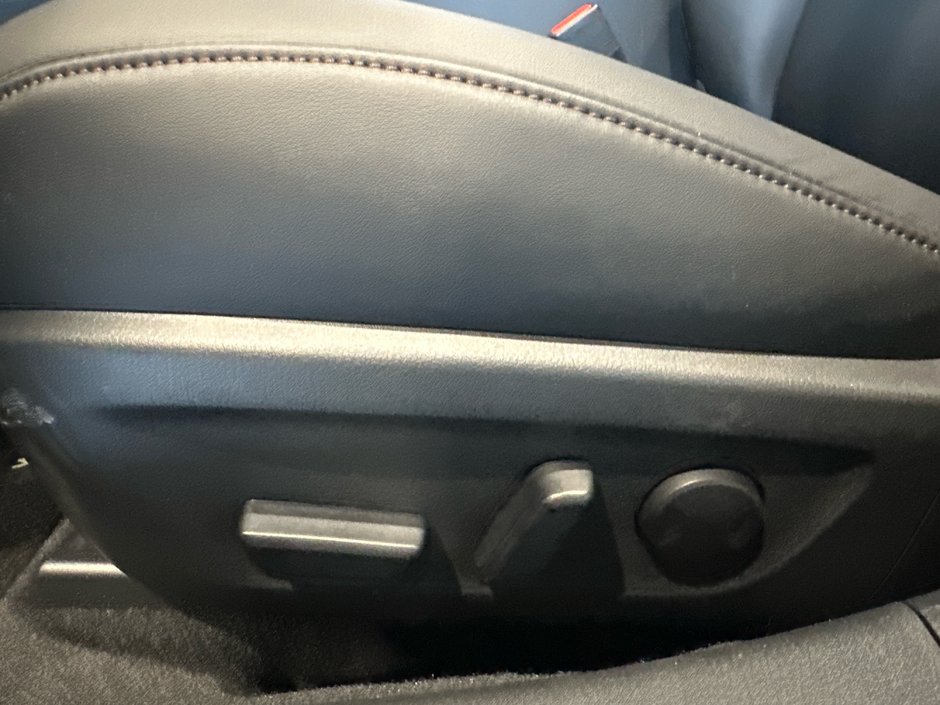 2025 Mazda 3 Sport GS-10