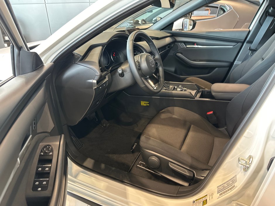 2025 Mazda 3 Sport GS-8