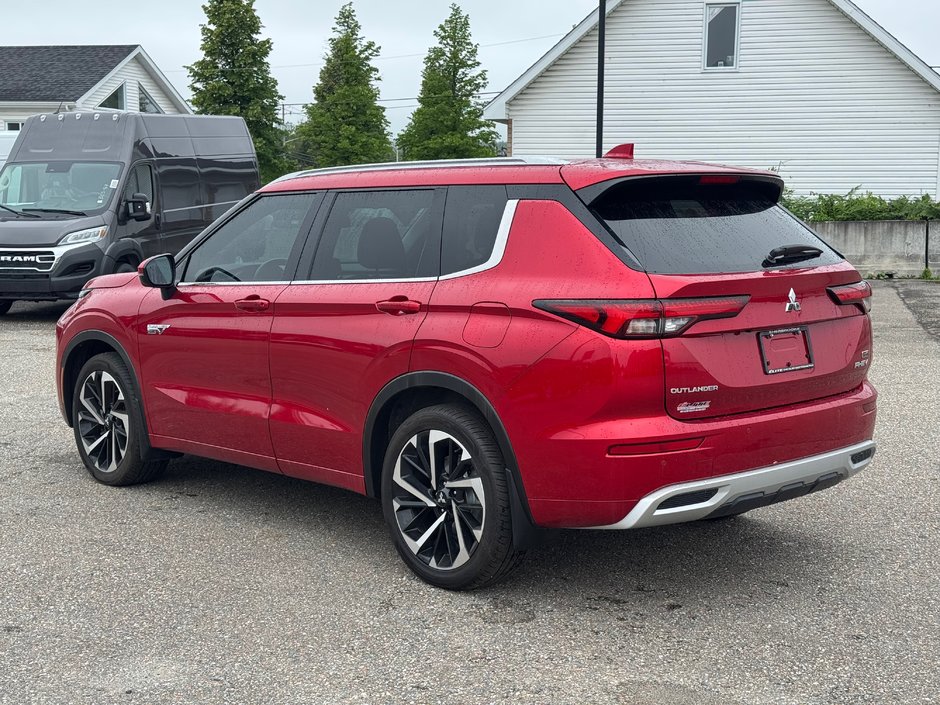 Mitsubishi OUTLANDER PHEV GT S-AWC // TOIT PANO // CUIR // 7 PLACES 2023-2