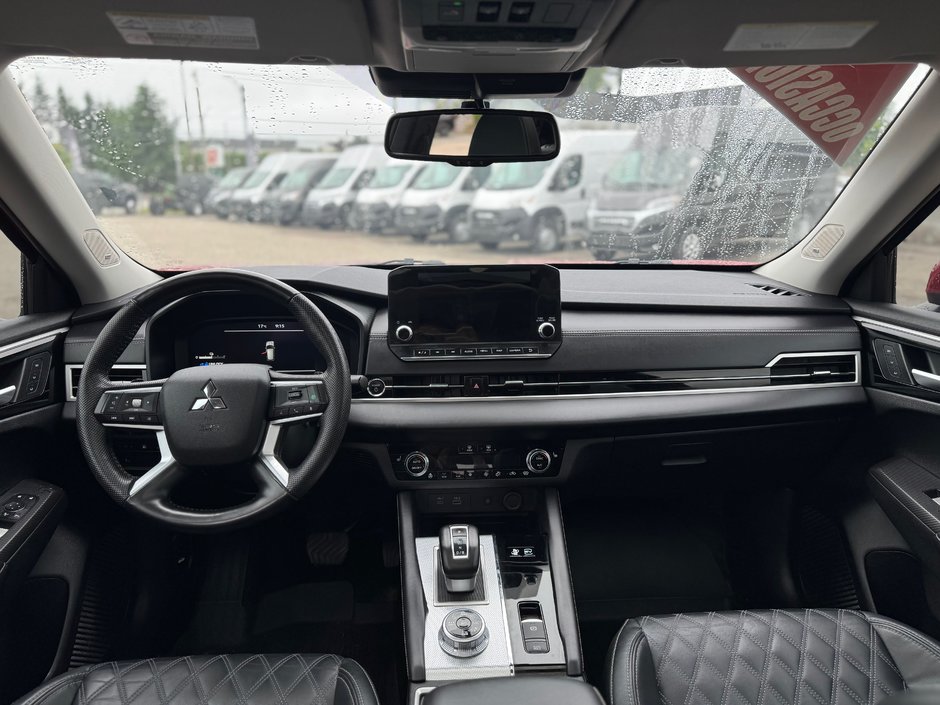 Mitsubishi OUTLANDER PHEV GT S-AWC // TOIT PANO // CUIR // 7 PLACES 2023-5