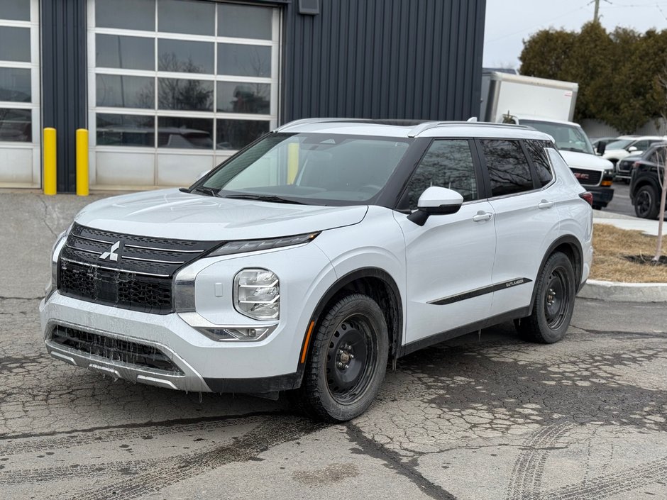 2023 Mitsubishi Outlander SE AWD-0
