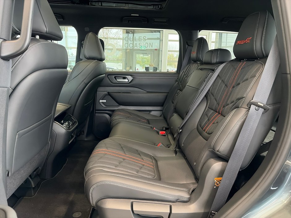 Nissan Armada PRO-4X 2026-13