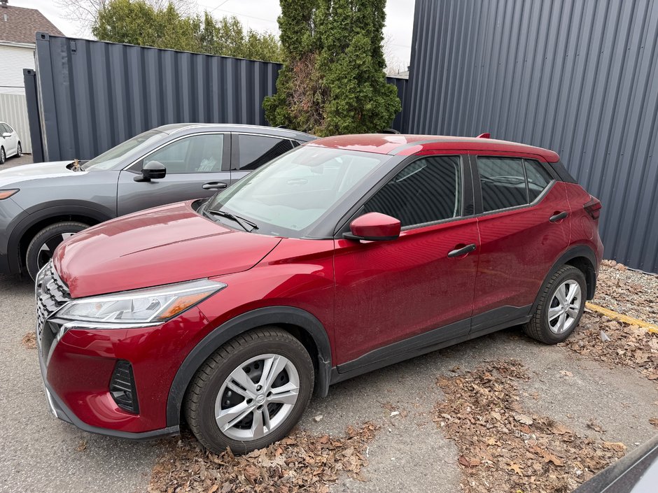 2025 Nissan Kicks Play S-2