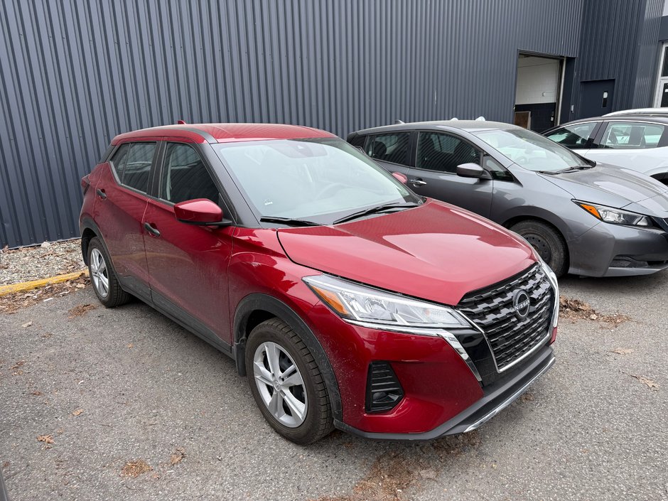 2025 Nissan Kicks Play S-6