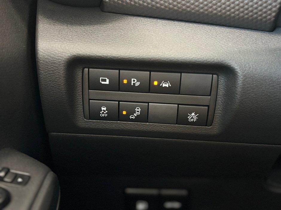 2020 Nissan Kicks S-18