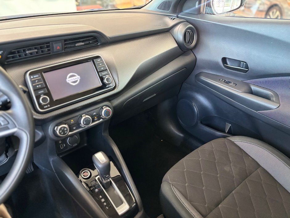 2020 Nissan Kicks S-11