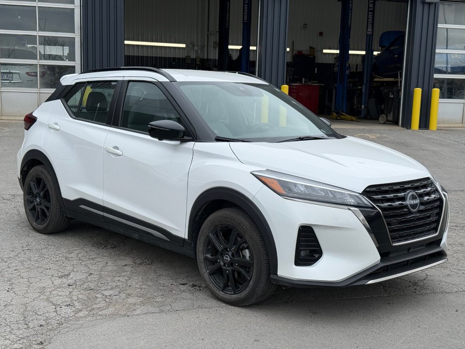 2022 Nissan Kicks SR-3