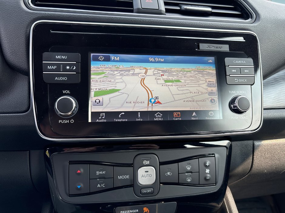 2019 Nissan Leaf SV NAVIGATION-17