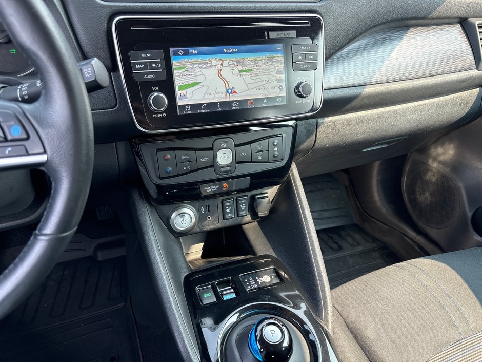 2019 Nissan Leaf SV NAVIGATION-16