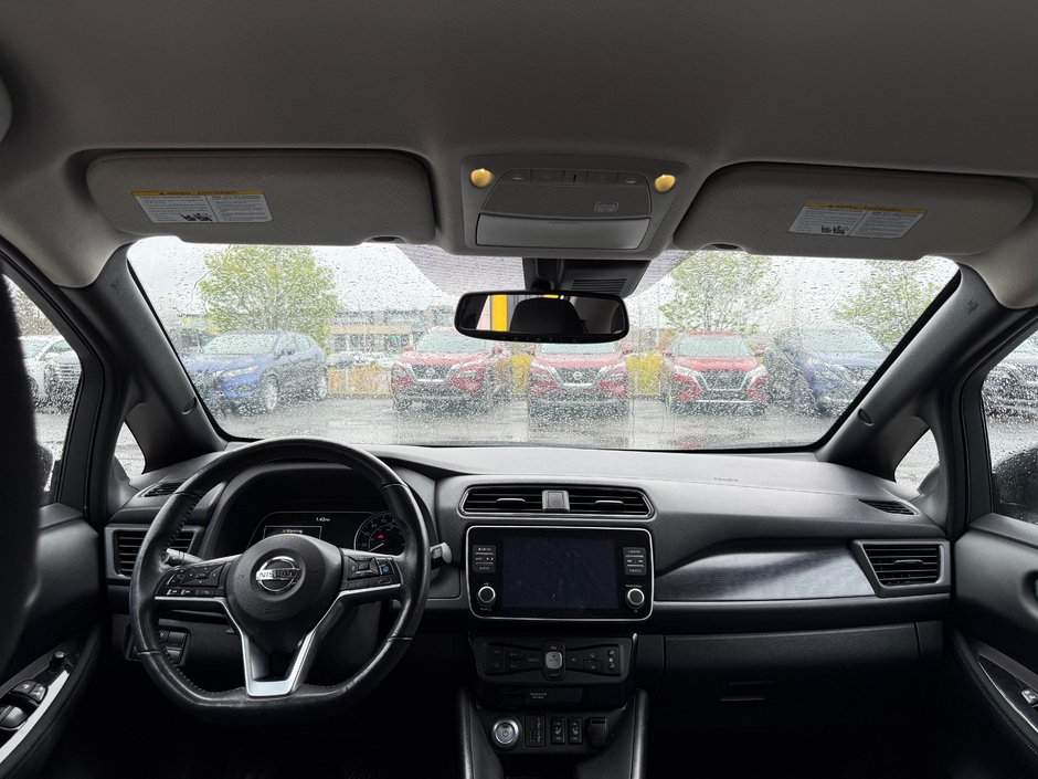 Nissan LEAF SV 2022-10
