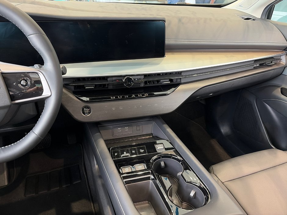 2025 Nissan Murano SL-8