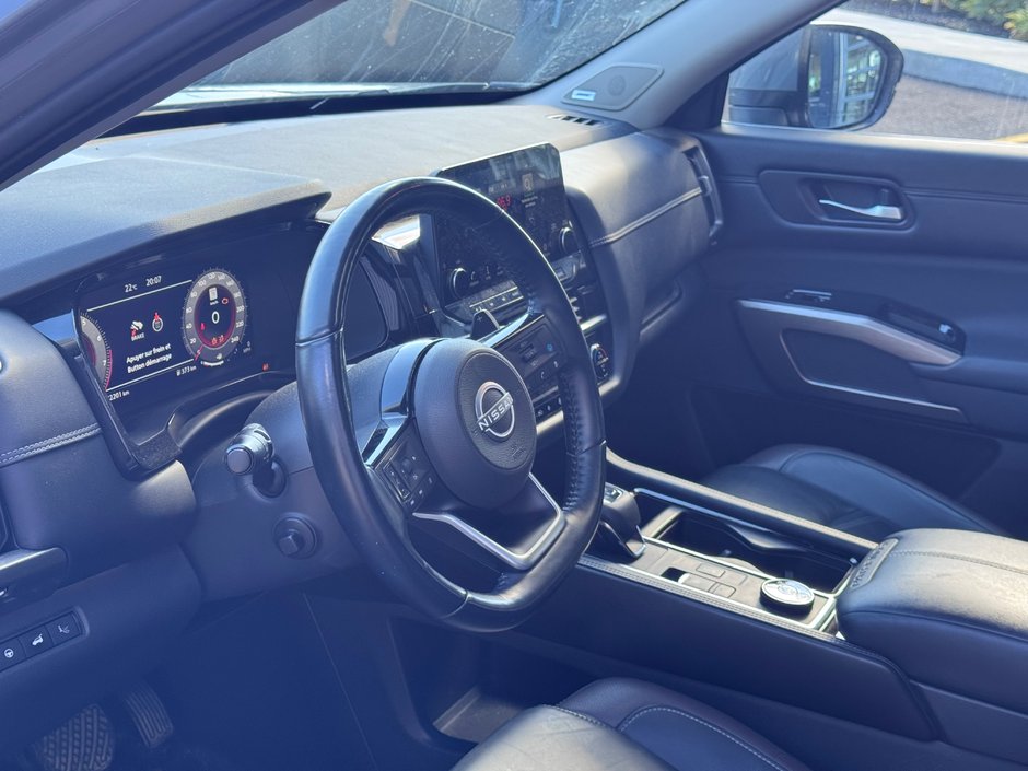 2022 Nissan Pathfinder PLATINUM AWD-9