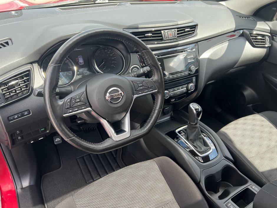Nissan Qashqai SV TOIT-OUVRANT 2018-8