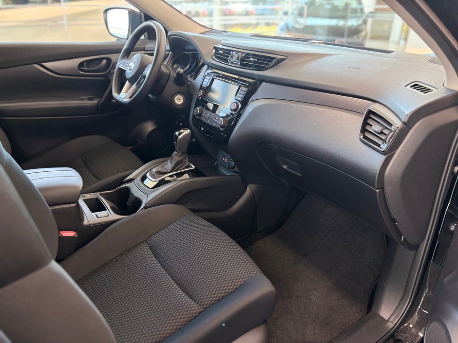 Nissan Qashqai S TA 2023-14