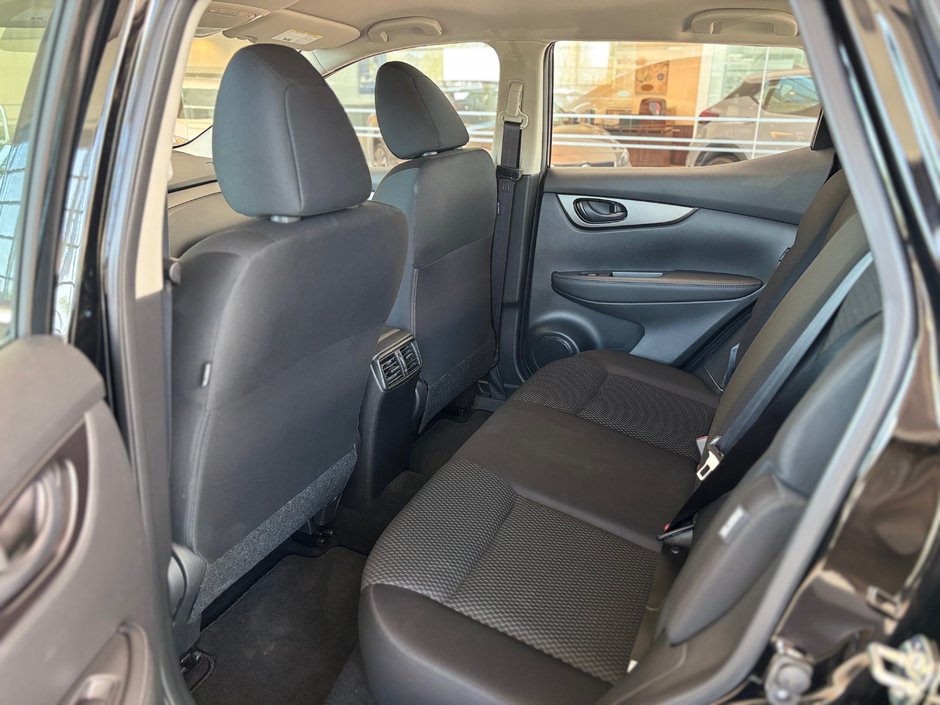 Nissan Qashqai S TA 2023-15