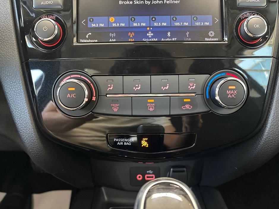 Nissan Qashqai S TA 2023-17
